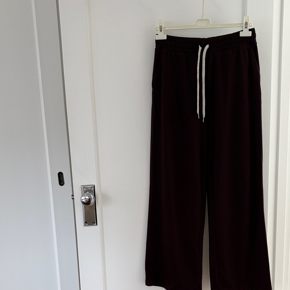 Vuori Wide-Leg Drawstring Pants - Wine